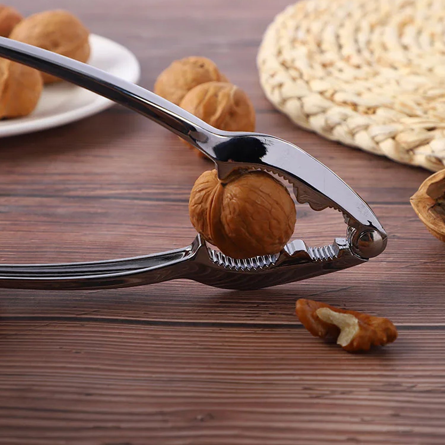 SMALL WALNUT CRACKER, LUXURY DIE CAST STAINLESS ALLOY NUT CUTTER WALNUT CLAMP PLIER PORTABLE SMART WALNUT AKHROT HOUSEHOLD OPEN CORE PLIERS FOR ALL NUTS - Bhavnagar Deodap