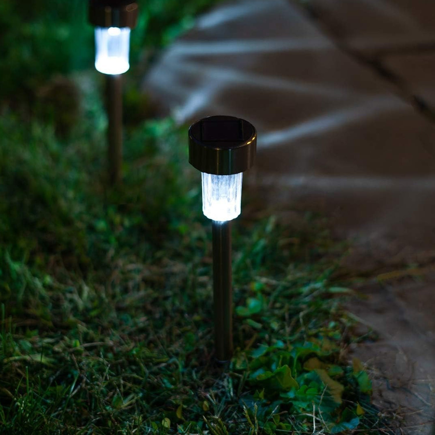 Solar Panel Led Spike Spot Light Landscape Garden Yard Path Lawn Outdors Solar Lamps, Waterproof Outdoor Decorative Landscape Lights for Garden, Patio, Yard, Walkway (MOQ :- 24) - Bhavnagar Deodap