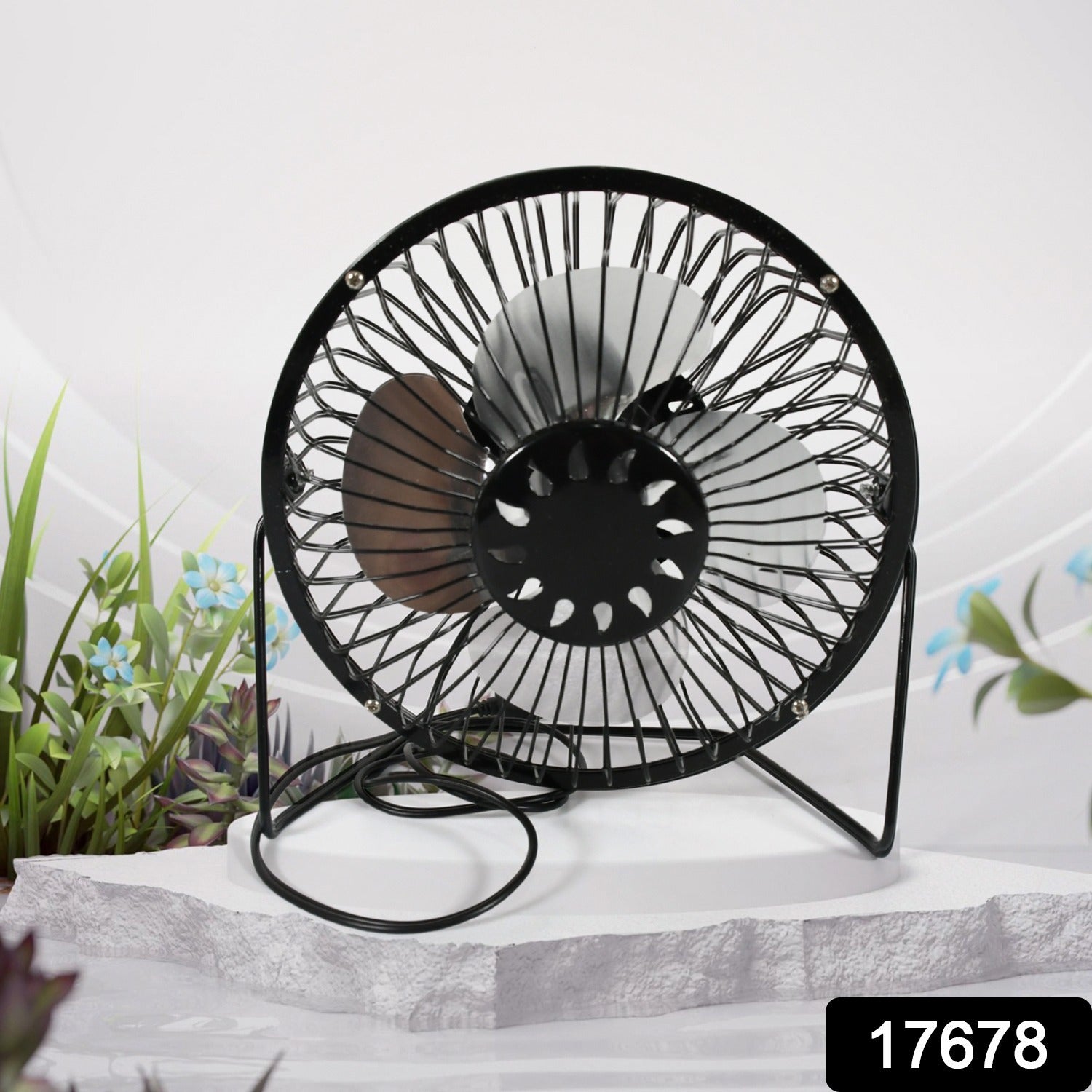 USB Table Desk Personal Metal Electronic Fan, Compatible with Computers, Laptops, Student Dormitory, Suitable For Office, School Use (1 Pc) - Bhavnagar Deodap