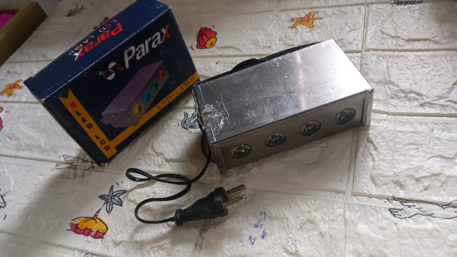 Mini Laser Projector Low Par Light 4 LED RGBW Stage Lighting Laser Light, Special Effects, Party Light - Bhavnagar Deodap