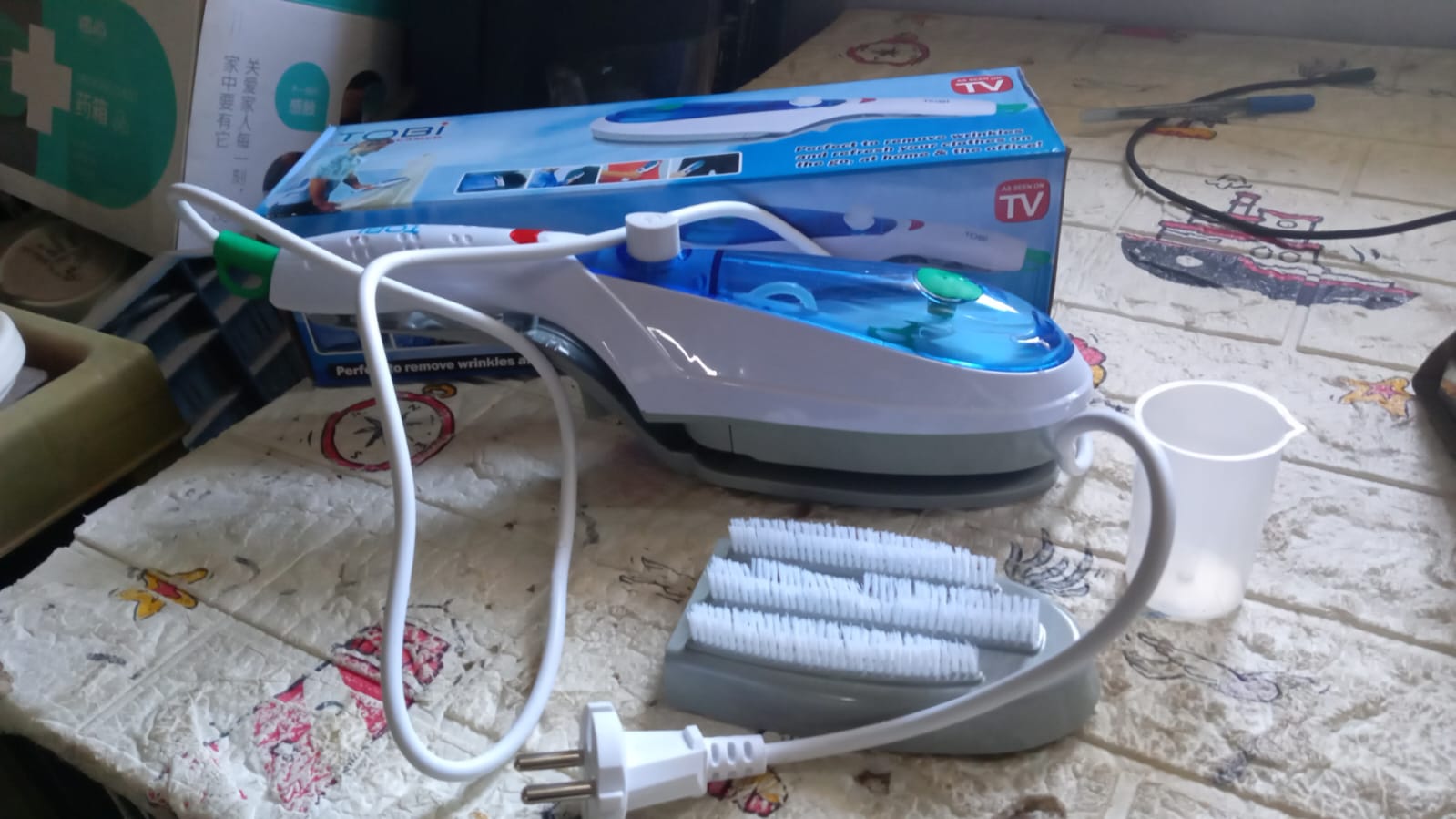 Portable ironing machine,1 Set Steam Iron Hand Held Crease Removal Portable Ironing Clothes ABS Brush Plush Toy Garment Steamer for Home Steam Iron, for Clothes, Travel Steamer - Bhavnagar Deodap