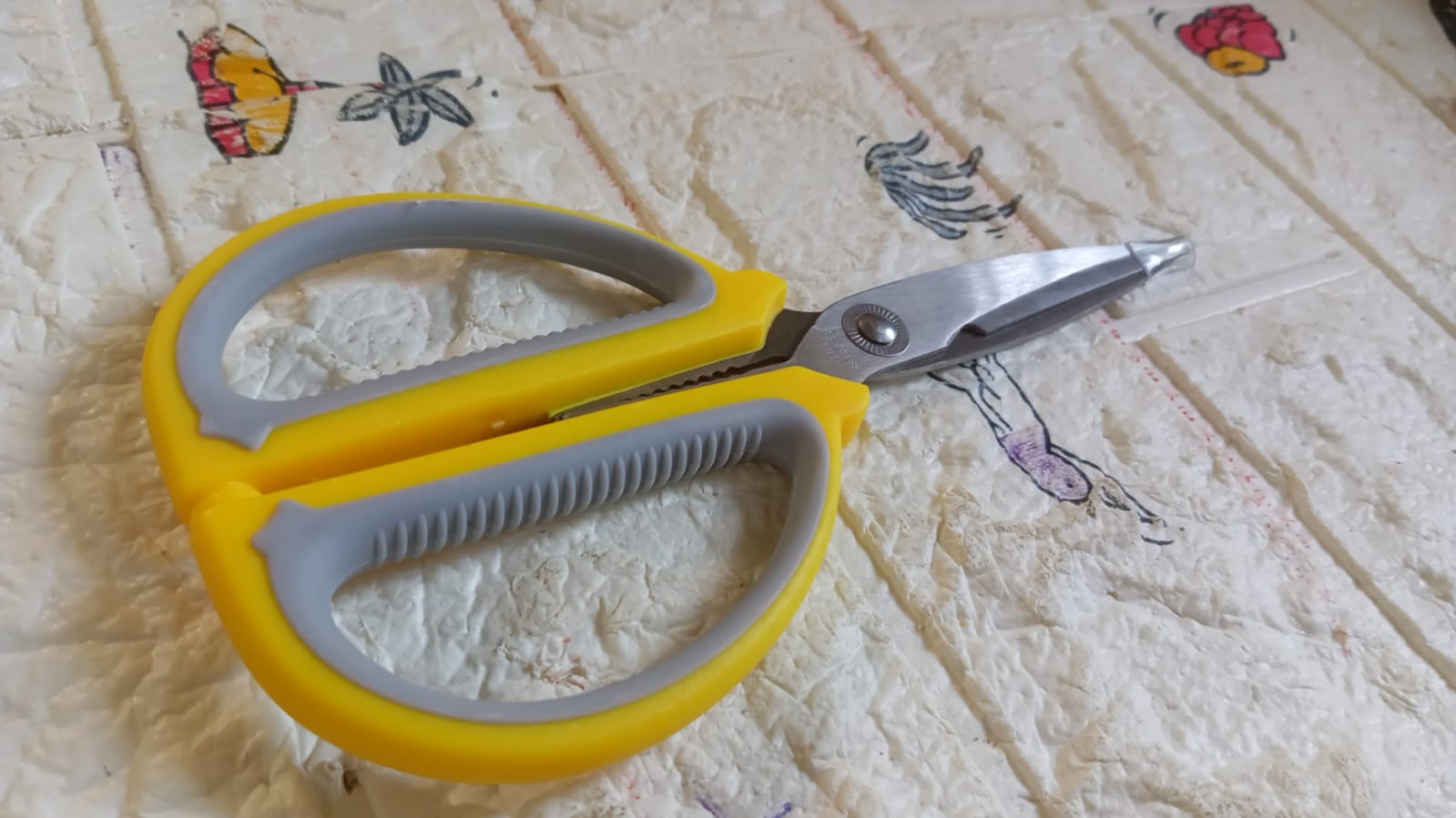 Large Multipurpose Scissors: Comfort Grip & Precision Cuts (1 Pc) - Bhavnagar Deodap