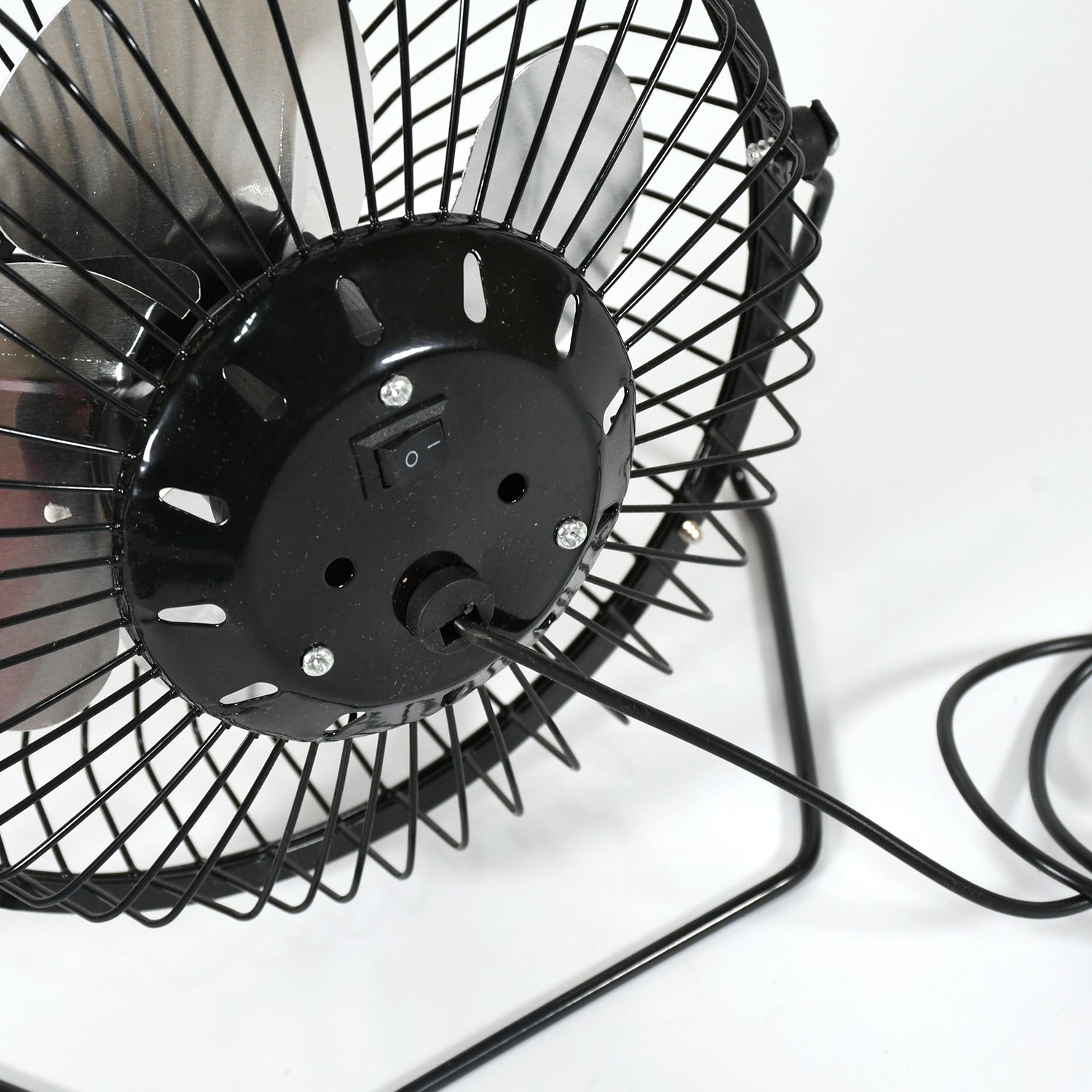 USB Table Desk Personal Metal Electronic Fan, Compatible with Computers, Laptops, Student Dormitory, Suitable For Office, School Use (1 Pc) - Bhavnagar Deodap